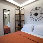 Wanderer, Nilie Hospitality Mgmt