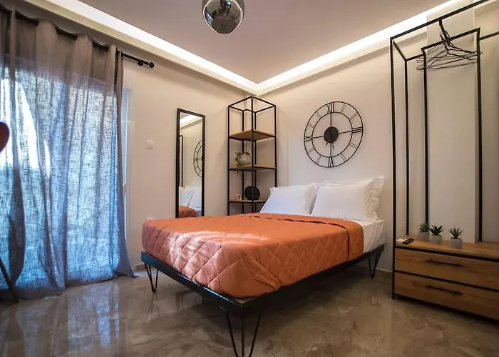 Wanderer, Nilie Hospitality Mgmt